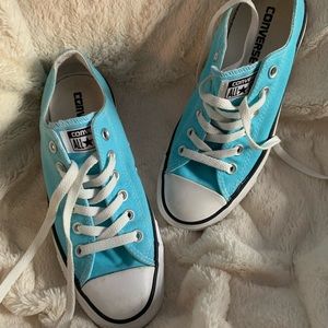 Converse low top light blue